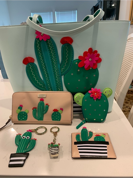 kate spade Handbags - kate spade Mint Green Cactus Tote with Matching Cactus Wallet & Accessories